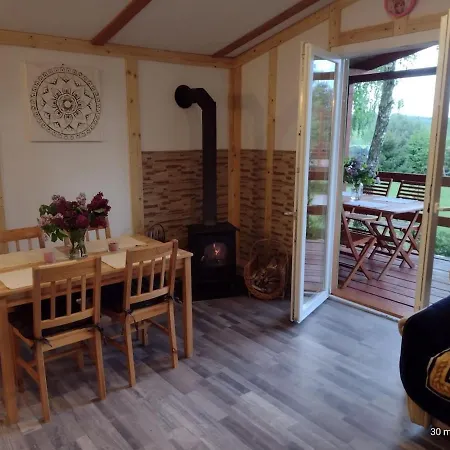 Nad Stawem Holiday home *